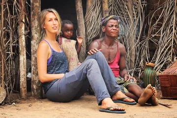 Livia Simoka w wiosce plemienia Mbendjele 