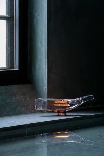 Lampa w kształcie wieloryba Yoshiki Matsuyama v2com, Yoshiki Matsuyama