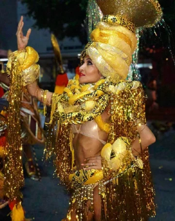 Tancerka podczas karnawału w Rio 