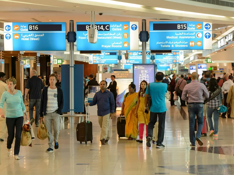 Loty w Dubaju wznowione po eksplozji. Co z zamkniętymi atrakcjami?