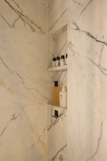 Małe mieszkanie w łódzkiej kamienicy, projekt  Piotr Łucyan 