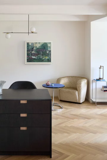 Renowacja willi z lat 30. w Pradze. Projekt Atelier Hajný 