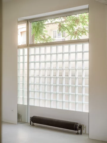 Minimalistyczne mieszkanie, projekt Jorge Borondo + Ana Petra Moriyón 