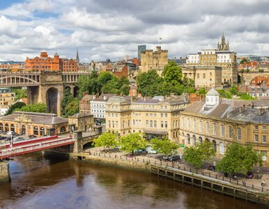 Miniatura: Aż dwie linie zabiorą tu pasażerów z...
