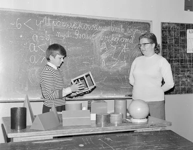 Miniatura: Pamiętasz szkołę za PRL-u? Sprawdź się