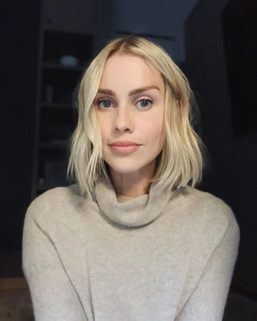 Claire Holt 