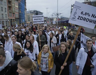 Szczecińscy lekarze zakończyli strajk głodowy. Obawiali się o własne...