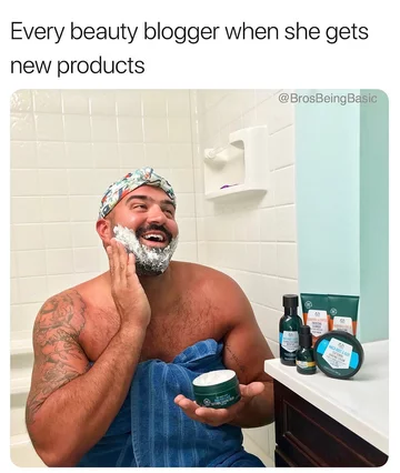 Mężczyźni parodiujący kobiety 