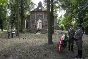 Cmentarz Rzymskokatolicki w Ołyce - miejsce bezimiennego pochówku w zbiorowej mogile zamordowanych Polaków 