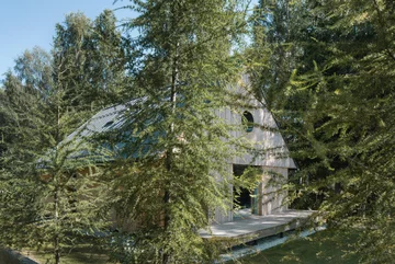 Drewniany dom w lesie, projekt Les Archinautes Linka, Les Archinautes