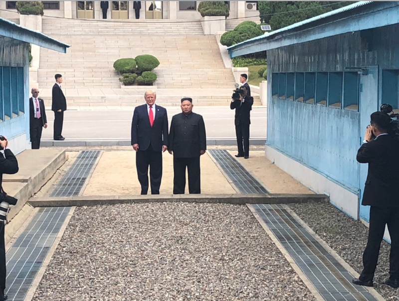 Donald Trump uczestniczył w szczycie G20. W sobotę prezydent Stanów Zjednoczonych mówił o kolejnym spotkaniu z Kim Dzong Unem. Stwierdził,  że mogłoby trwać…