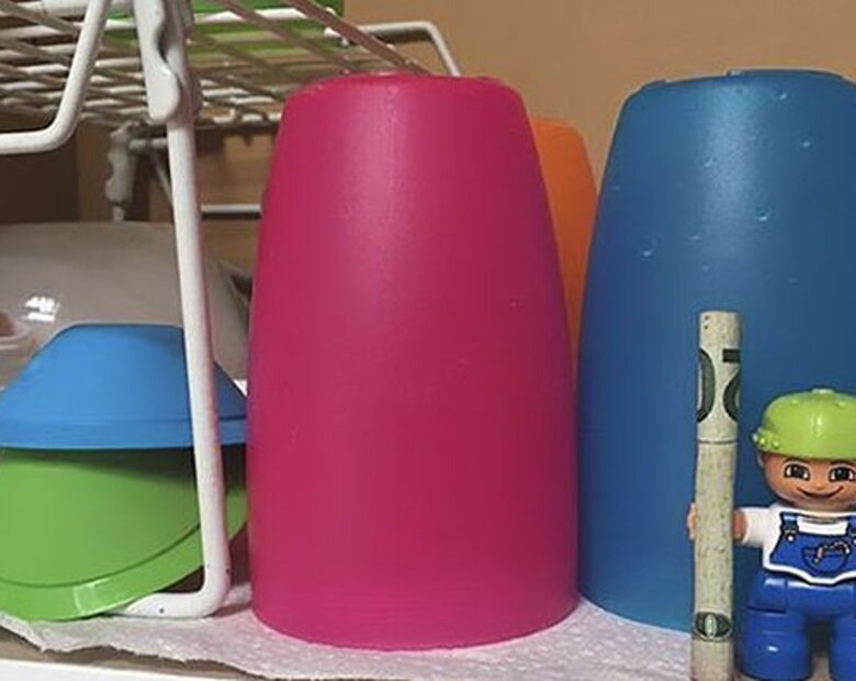 Miniatura: Ojciec tej dziewczyny podrzuca kieszonkowe...