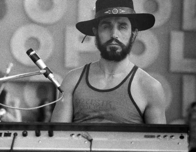 Miniatura: Autor „Snu o Warszawie” chce mostu im....