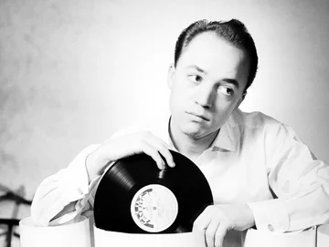 Mężczyzna na zdjęciu to: