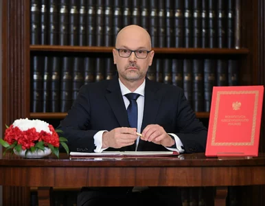 Miniatura: Kulisy ślubowania sędziego Berka. Zmiana...