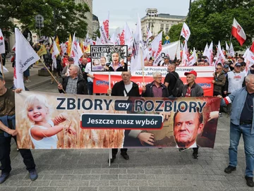 Transparenty na proteście rolników w Warszawie 