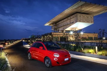 Fiat 500 (RED) 