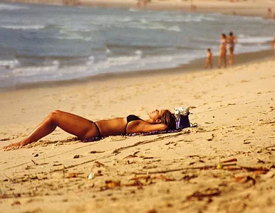 Miniatura: Młodzi Polacy pokochali podróże last minute