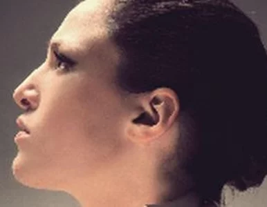 Miniatura: Carminho, ikona Fado, zahipnotyzuje...