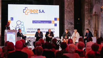 I Kongres „Pacjent w centrum uwagi” Panel dyskusyjny, w kolejności: Tomasz Kaczyński, prowadzący panel, następnie: Marcin Piskorski, Prezes PharmaNet, Mariusz Janikowski, Prezes Fundacji Lekarze Lekarzom, Wiceprezes NRL, Stanisław Maćkowiak, Prezes Federacji Pacjentów Polskich, Marzena Bieńkowska, Dyrektor Departamentu Postępowań Wyjaśniających w Biurze Rzecznika Praw Pacjenta, Irena Rej, Prezes Zarządu Izby Gospodarczej "Farmacja Polska", dr n. farm. Piotr Brukiewicz, Wiceprezes NIA oraz Prezes Śląskiej Izby Aptekarskiej.