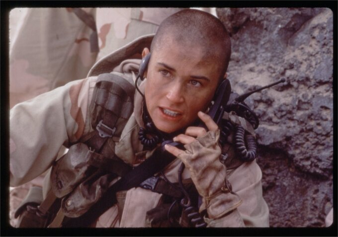 Kadr z&nbsp;filmu &bdquo;G.I. Jane&rdquo;