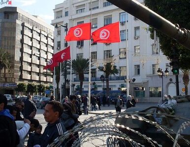 Miniatura: W Tunisie wprowadzono godzinę policyjną