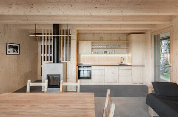 Drewniany dom w&nbsp;lesie, projekt Les Archinautes