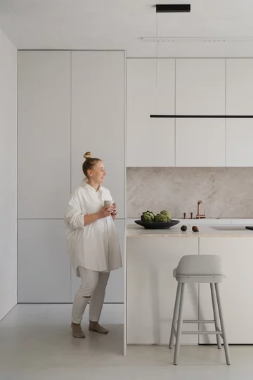 Minimalistyczne mieszkanie całe w bieli, KANDO ARCHITECTS Karolina Krawczyk 