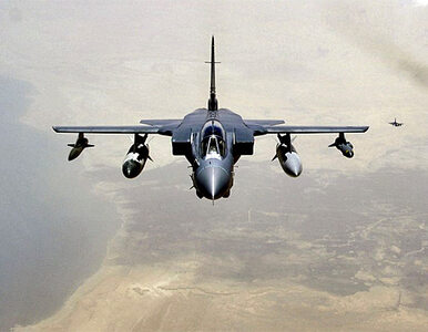 Miniatura: NATO wznawia naloty na Trypolis