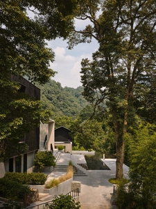 Miniatura: ZOLAND·Emei Resort wtapia się w górski...