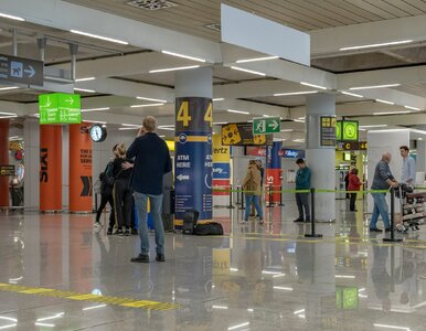 Miniatura: Dron w okolicy lotniska na Majorce....