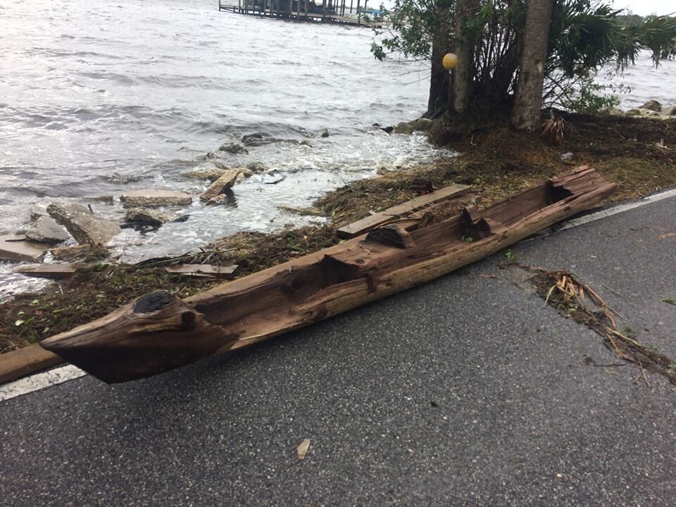 Czółno znalezione na brzegu Indian River 