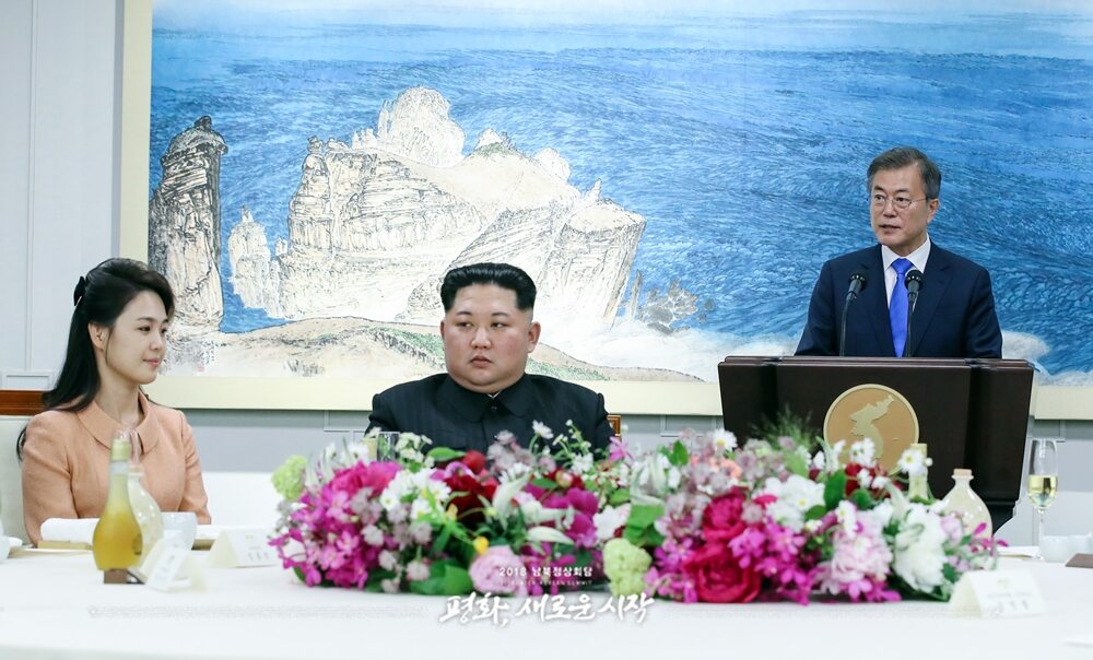 Kim Dzong Un z żoną w trakcie wizyty w Korei Południowej 