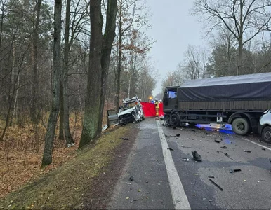 Miniatura: Wypadek z udziałem wojskowej ciężarówki....