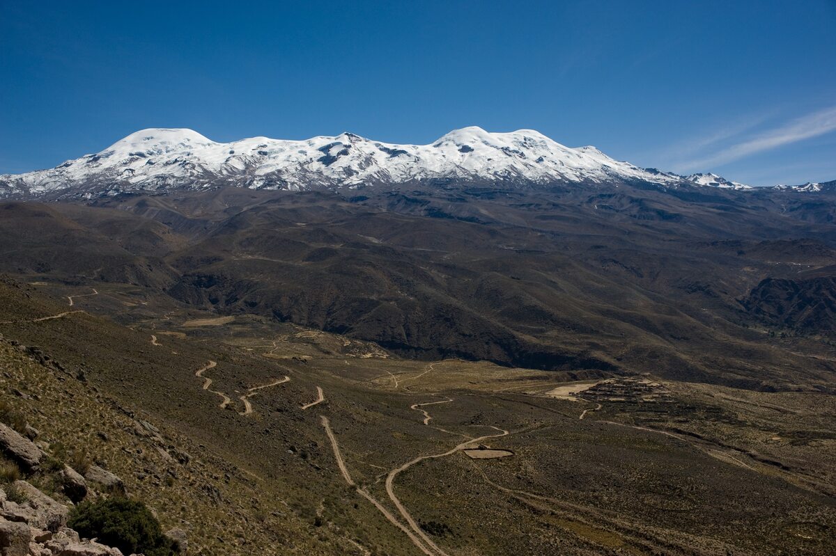 Stanowisko wysokogórskie Maucallacta pełniące rolę głównego sanktuarium wulkanu Coropuna 