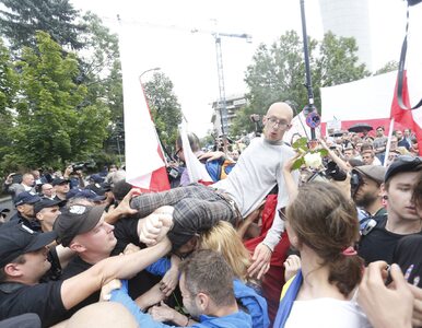 Poseł PiS chciał zakpić z reakcji protestujących pod Sejmem. Użył...