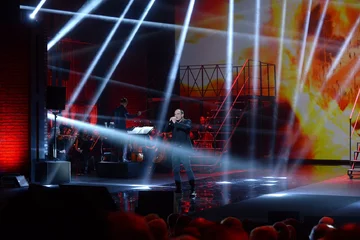 Koncert „Gintrowski – a jednak coś po nas zostanie” Na scenie Paweł Kukiz