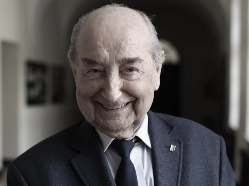 Miniatura: Odszedł prof. Andrzej Kułakowski, wybitny...