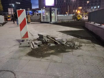 Rondo Dmowskiego i centrum Warszawy w przededniu Marszu Niepodległości 