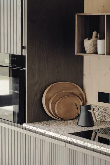 Dom drewniany całoroczny modułowy Falcon House, projekt brytyjskiej pracowni Koto 