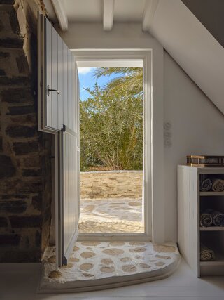 Dawna tłocznia wina nad samym morzem na&nbsp;Antiparos, projekt ARP