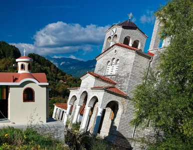 Miniatura: Przy tym kościele wieża w Pizie jest...