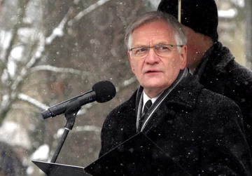Ceremonię pogrzebową prowadził Andrzej Seweryn (PAP/Radek Pietruszka)