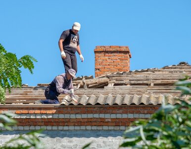 Miniatura: Miliony na dachy zagrożone. Rząd przesuwa...