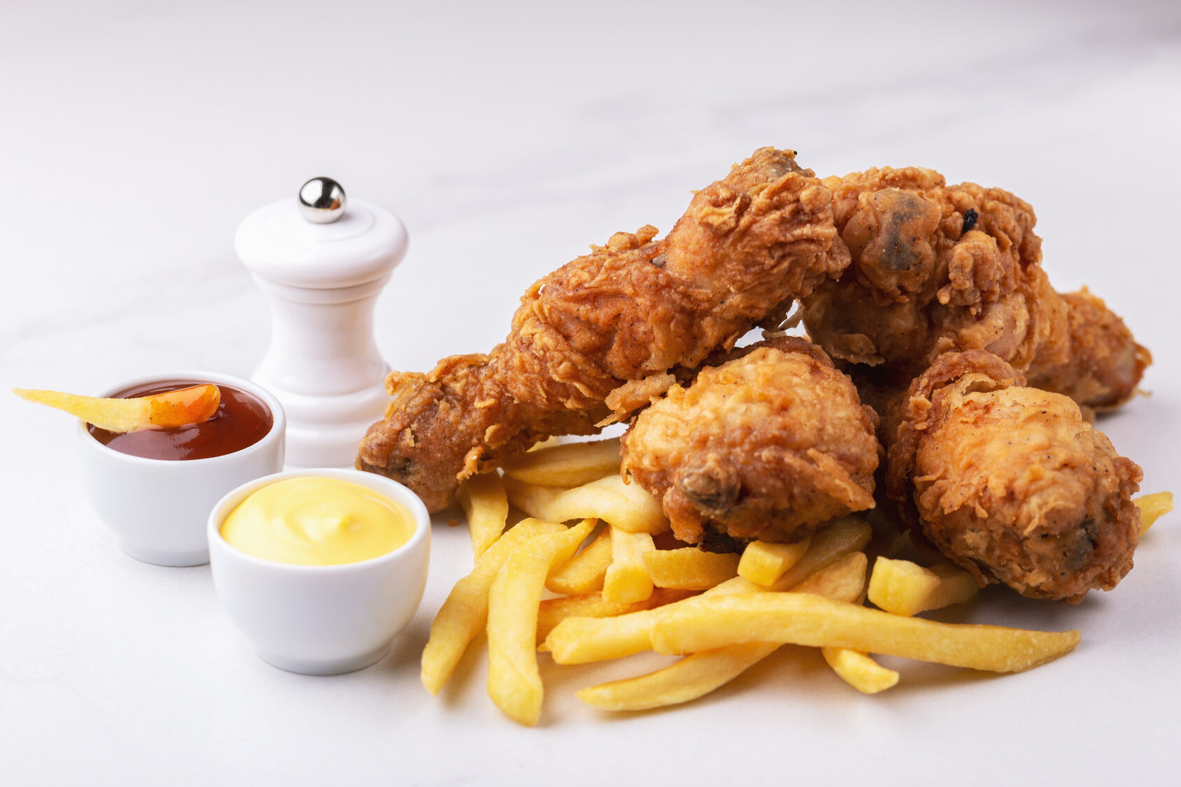 Kurczak z KFC i tort z truskawkami to jedna z tradycji, która zadomowiła się w...