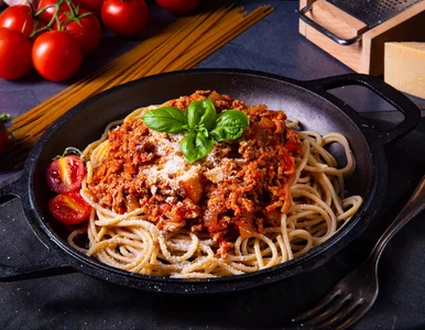Miniatura: Spaghetti z Biedronki ma 25 g białka....
