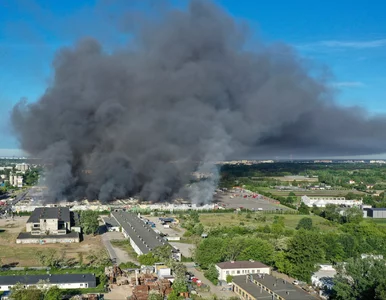Miniatura: Potężny pożar w Warszawie. Strażacy...