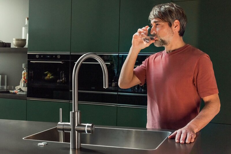 Franke Mythos Water Hub – inteligentna bateria kuchenna 6w1 z wrzątkiem i wodą gazowaną