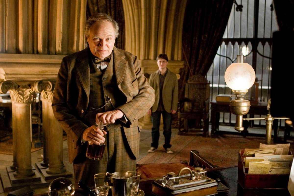 Jim Broadbent jako profesor Slughorn 