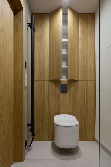 Mieszkanie z niebieską kuchnią, projekt Iva Hajkova Studio
